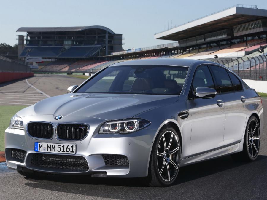 BMW M5 Competition Package 2013 года  (фото 4 из 16)